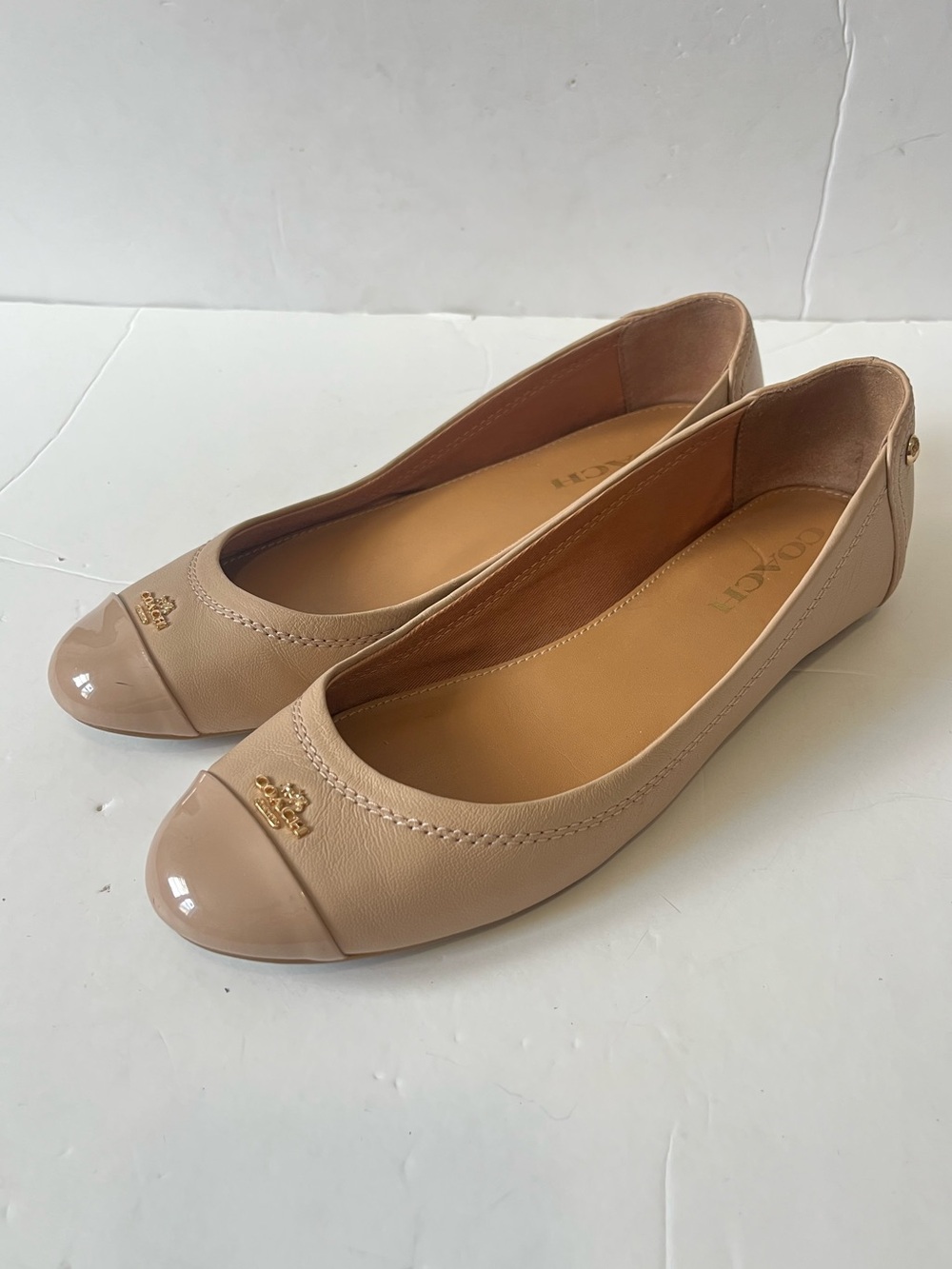 Coach Chelsea cream neutral leather cap toes ballet flats size 7.5B - Picture 11 of 11